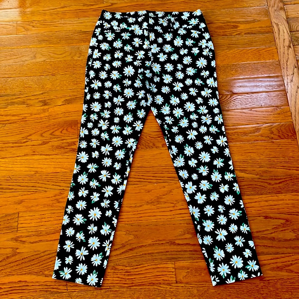 Daisy print Pixie pants. Navy size 2 ankle